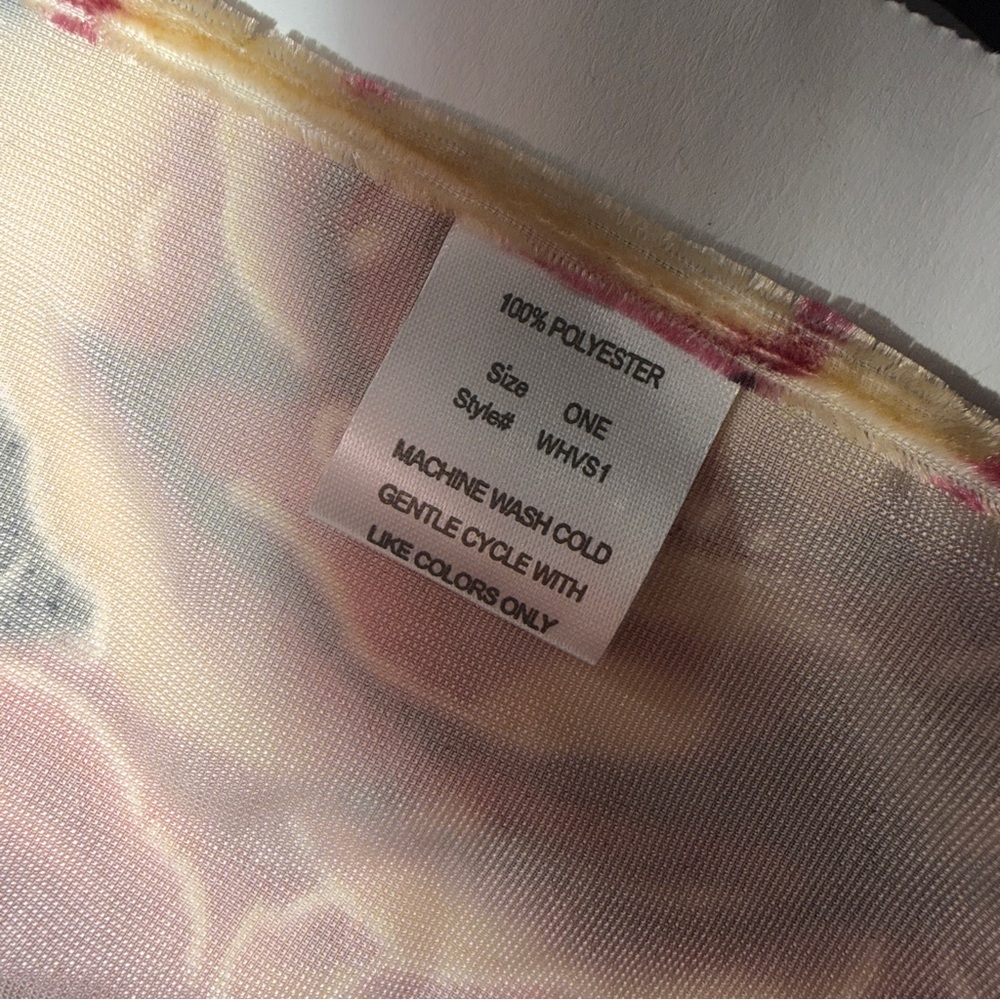 sheer floral shawl with cutout sleeves with a burnout velvet-style texture OS - Picture 4 of 7
